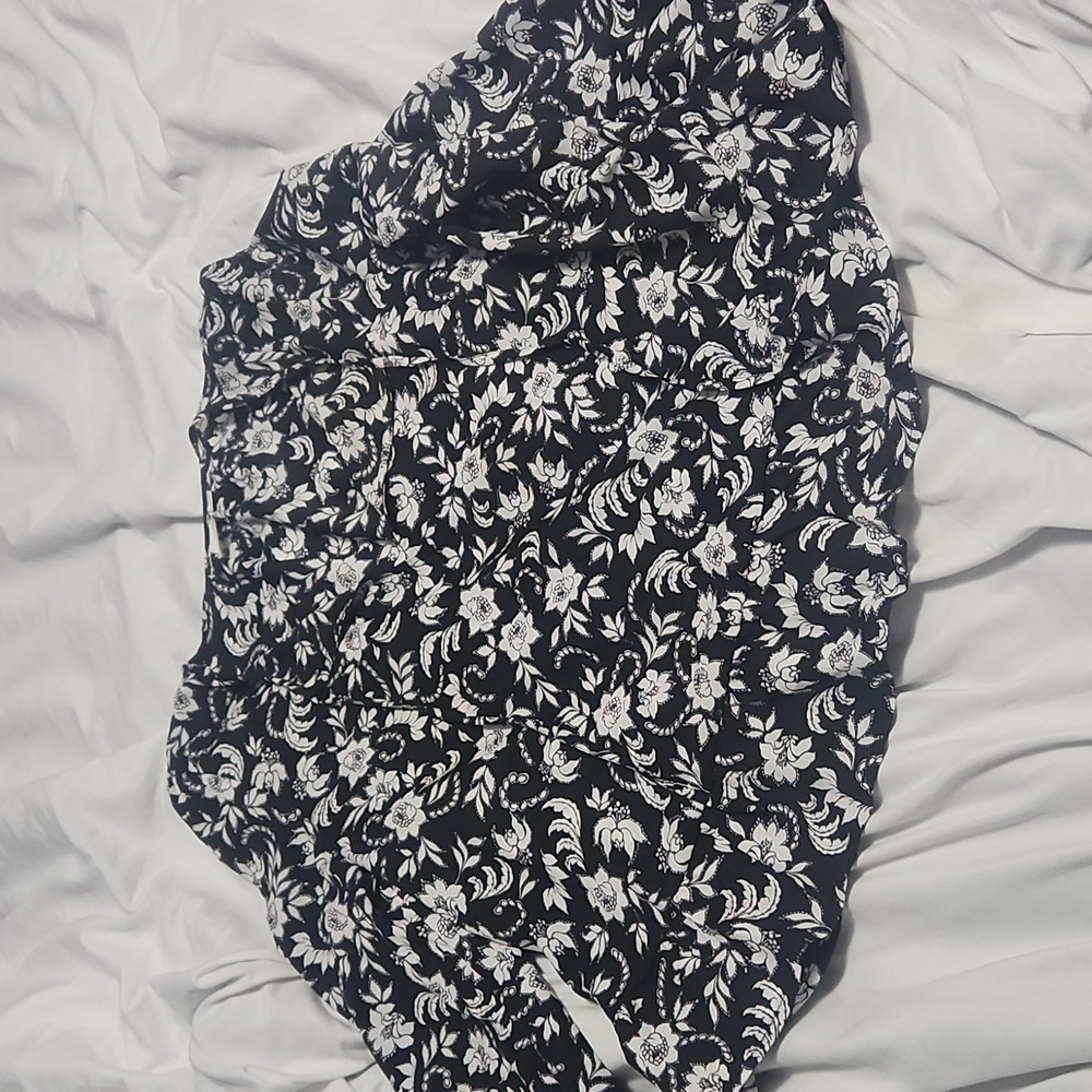 Gap blouse with flowers